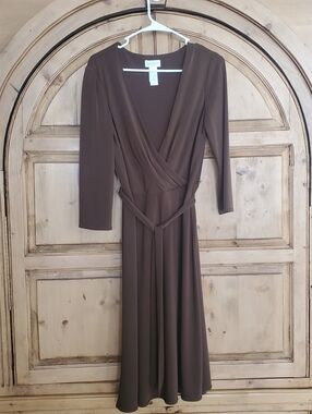 Liz Claiborne chocolate brown quater-sleeve mid lenght dress  faux wrap size 8